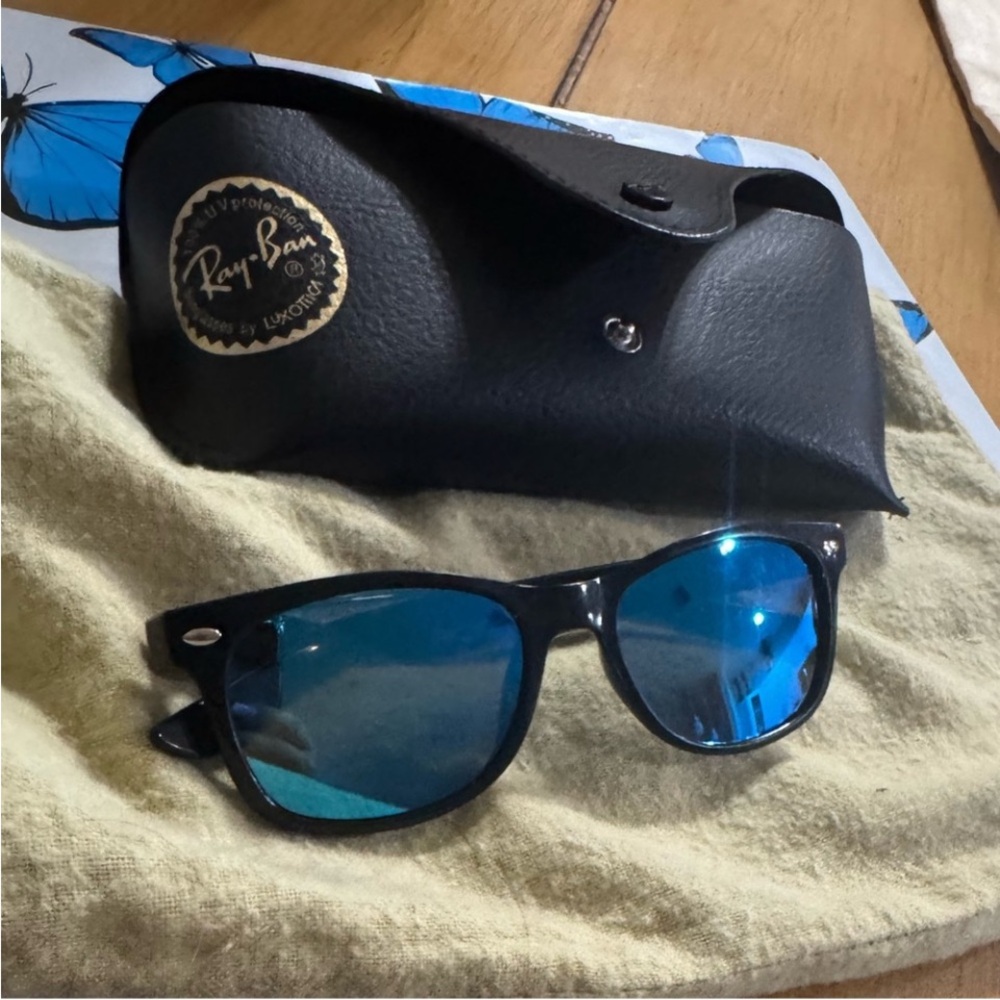 Ray-Ban Black and Blue Sunglasses Classic Style